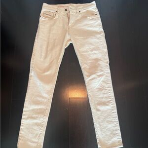 UNWORN DIESEL UNISEX JEANS (NEGOTIABLE PRICE)